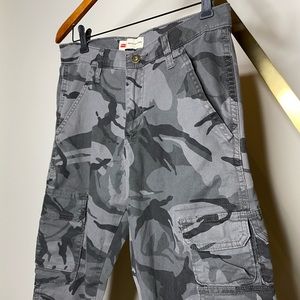 Wrangler camo cargo pants